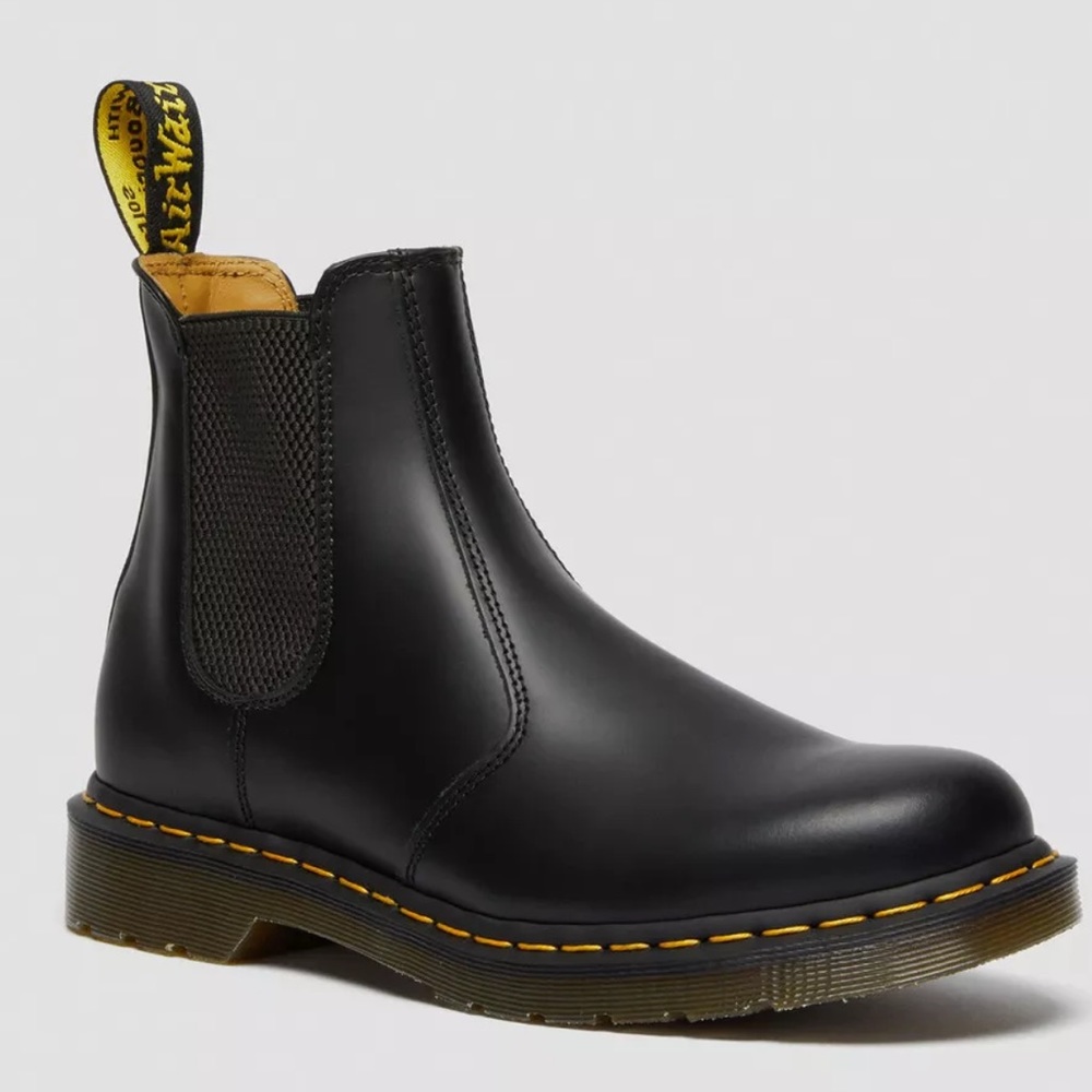 Dr. Martens 2976 YELLOW STITCH SMOOTH LEATHER CHELSEA BOOTS